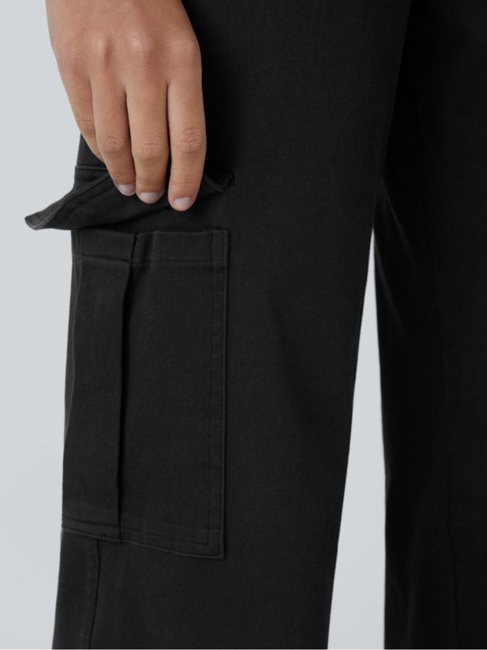 NWT Halara Flex Mid Rise Black Cargo Pockets Straight Leg Casual Jeans - Small - Picture 2 of 13